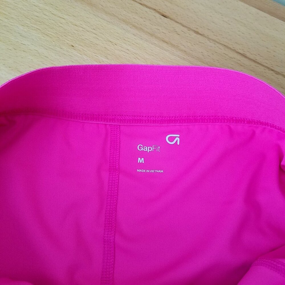 GapFit Women’s Pleated Skort – Pink – Size Medium – NWOT – Athletic Tennis Skirt - Picture 9 of 12